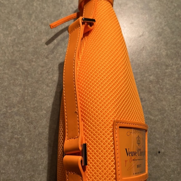 LIMITED EDITION Veuve Clicquot Yellow Label Ice Jacket 750ml - Picture 3 of 4